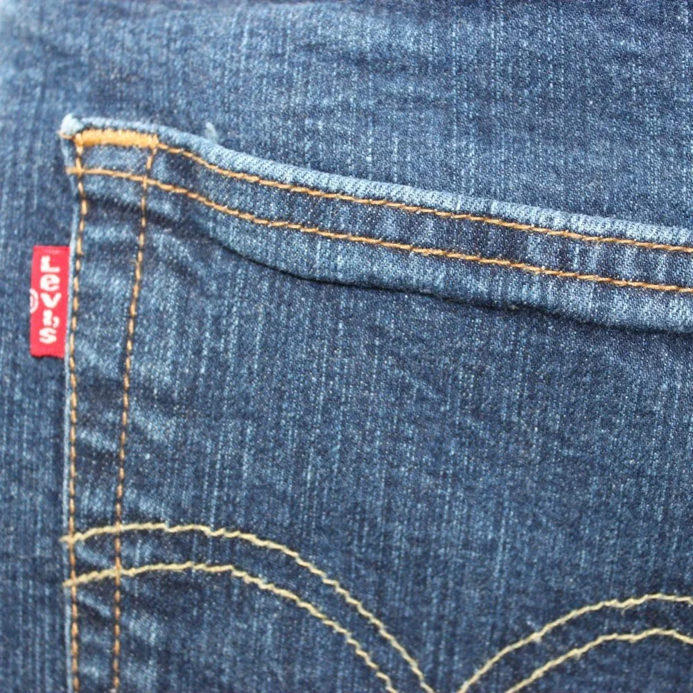 Levi Strauss & Co 514 Medium Wash Straight Leg Jeans 30w x 30l (NWOT) - Picture 6 of 16